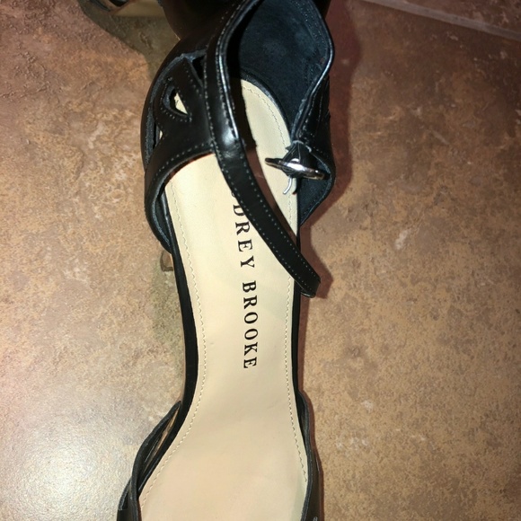 Shoes - Picture 3 of 5